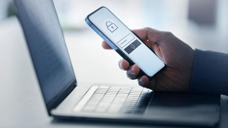 Cybersecurity, nel 2024 meno vittime in Italia (-14,8%) ma più Paesi colpiti nel mondo