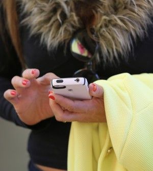 Per Apple e Facebook trimestrali sopra le attese. Il social: "Quasi 1,3 miliardi di utenti"