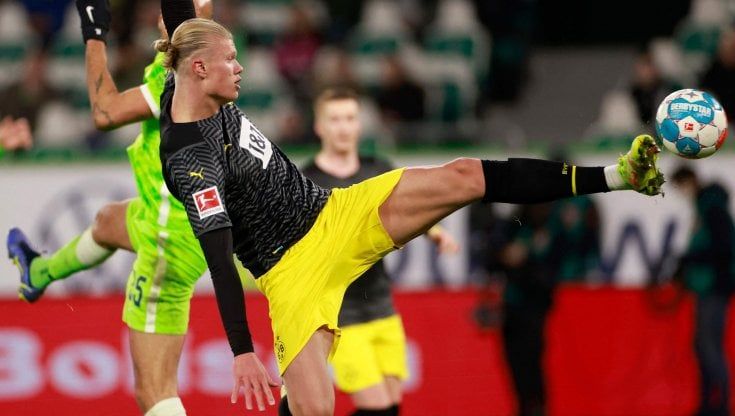Bundesliga: Haaland torna, segna e trascina il Dortmund. Ma il Bayern mantiene la vetta