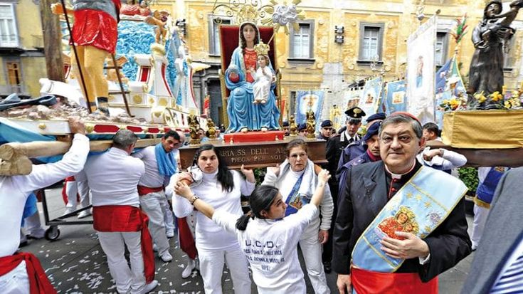 La serie/5. La notte dei miracoli. La Madonna: qual è la più potente per i napoletani?