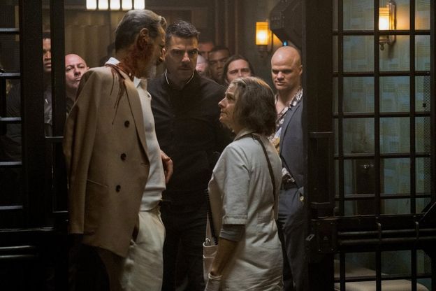 'Hotel Artemis', Jodie Foster invecchiata è l'infermiera dei criminali