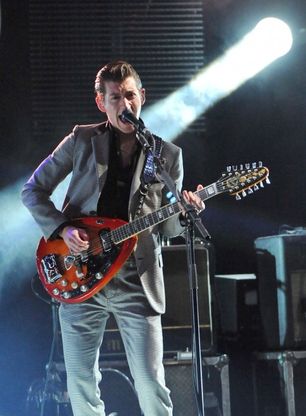 Arctic Monkeys, i signori del palcoscenico tornano in Italia