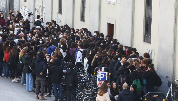 Scuola, a Firenze gli studenti occupano anche il Machiavelli-Capponi. Al Michelangiolo alunni bloccati