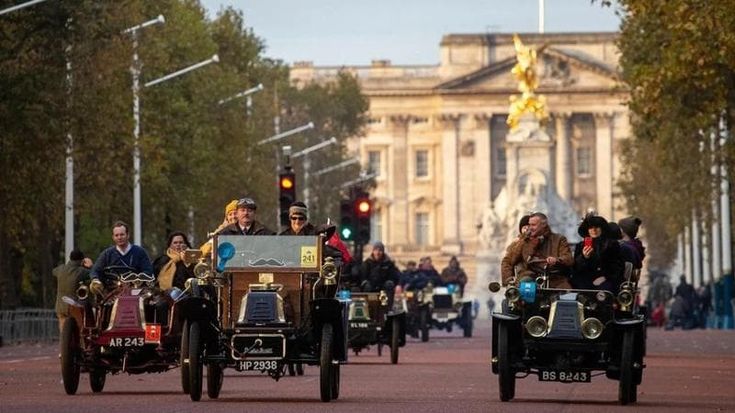 In gara alla Londra-Brighton, la corsa con le auto più antiche del mondo. Ecco come è andata