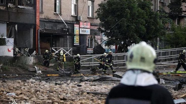 Guerra Ucraina-Russia, tutte le news. 215 attacchi russi, 5 morti. Zelensky: “Putin assassino di bambini”