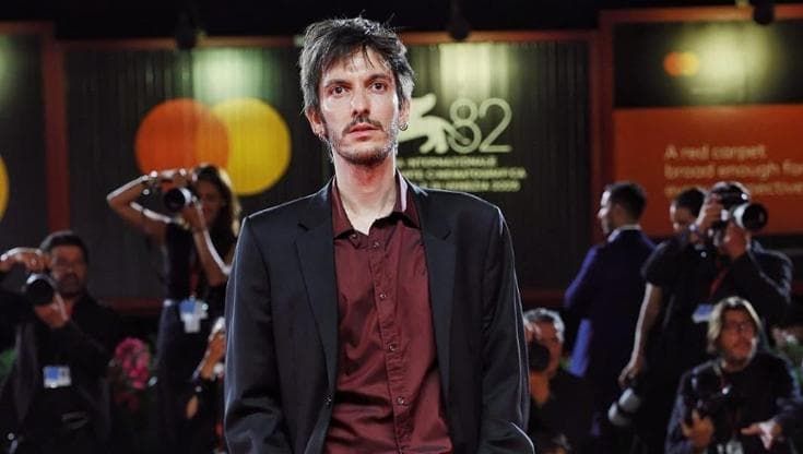 L’attore palermitano Cicirello debutta a Venezia per la prima di Portobello: “Che emozione”
