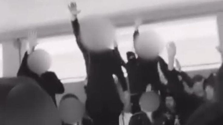 Saluti romani e cori per il “Duce” all’istituto Ruiz durante l’occupazione per Gaza