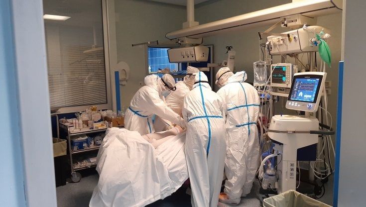 Coronavirus, la Puglia è tra le 10 regioni d'Italia con Rt superiore a 1. Resta la zona arancione