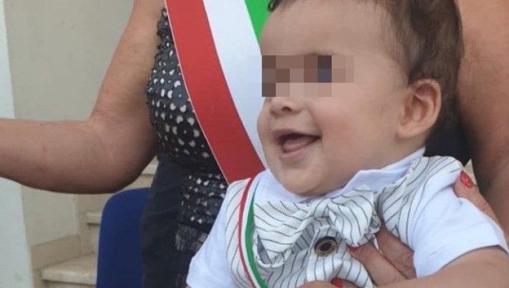 Chiamano il figlio Celle in onore del paese del bisnonno: per il piccolo canadese la cittadinanza onoraria