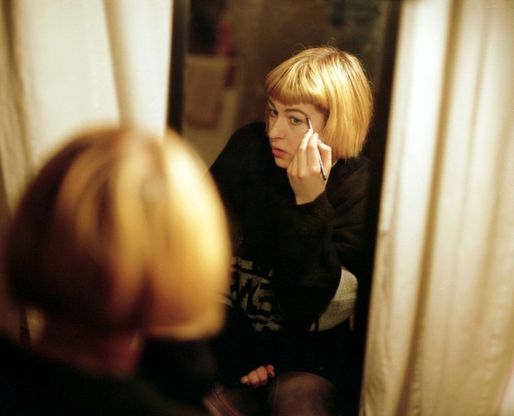 Donne allo specchio, l'intimit&agrave; svelata