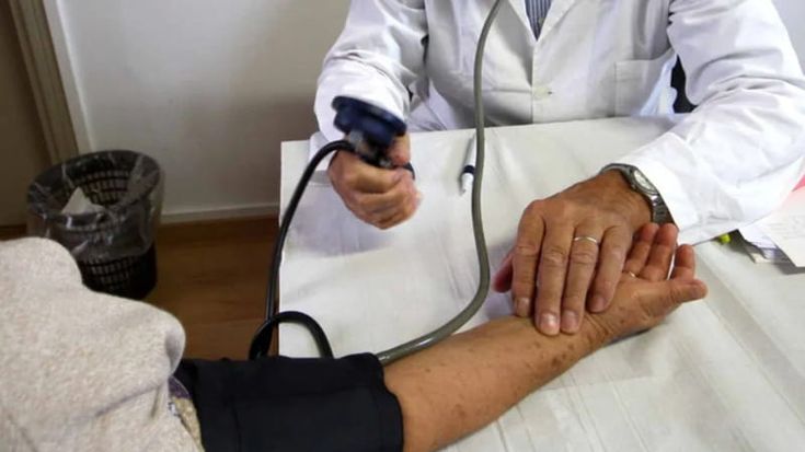 Liste d’attesa, segretario medici di base: “Manca la rete con gli specialisti. Basta esami inutili”