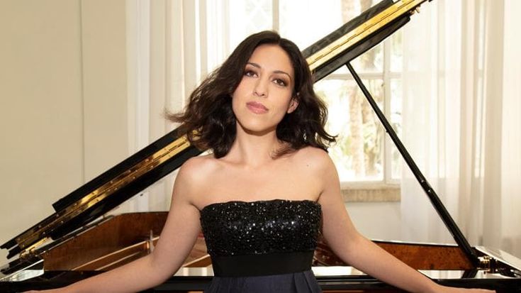 Beatrice Rana, talento e poesia per il ciclo sui “Grandi pianisti alla Scala”