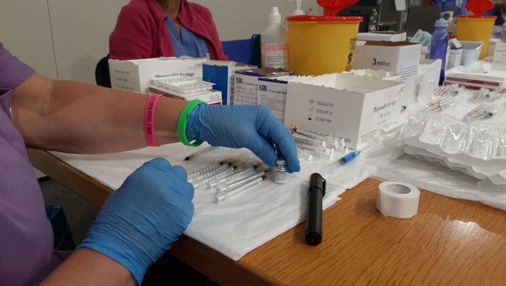 La Regione manda il camper dei vaccini nei Comuni maglia nera 