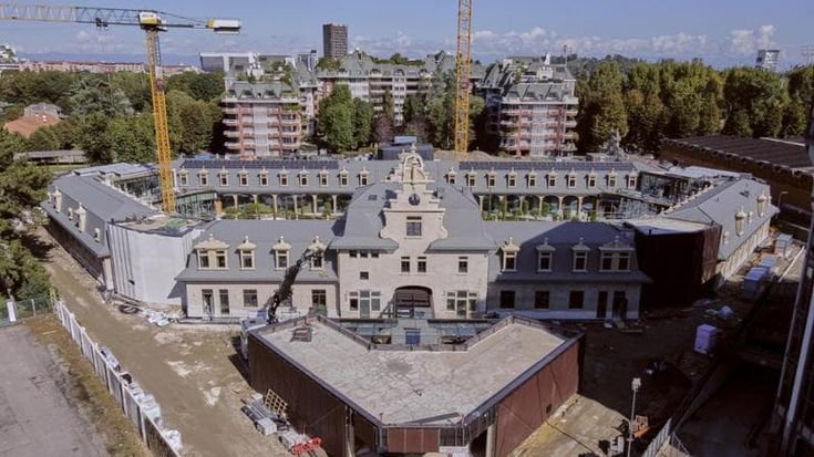 Le vasche nel parco, la sauna e l’hammam delle De Montel: svelate le terme ultrachic nel cuore di Milano