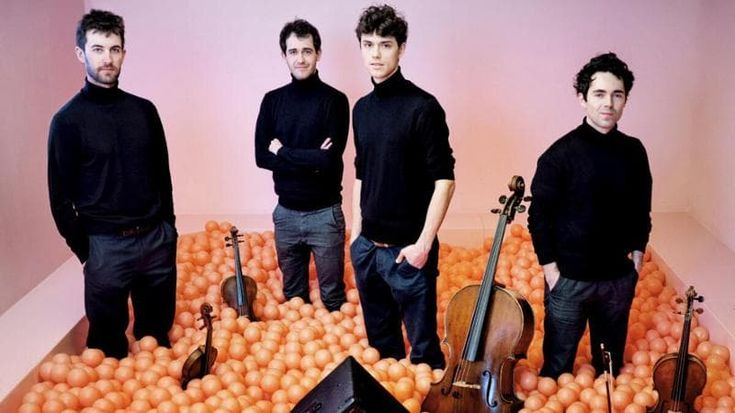 Suonano al buio e a memoria: la parola d’ordine è stupire per il Vision string quartet in concerto a Bari