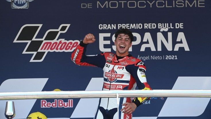 Moto2, doppietta italiana a Jerez: Di Giannantonio vince davanti a Bezzecchi