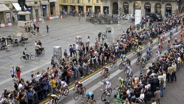 Martedì 11 maggio il Giro d'Italia attraversa Parma: le modifiche alla viabilità 