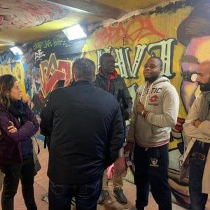 Firenze, ambulante nigeriano picchiato da due persone incappucciate