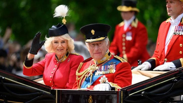 Carlo lascia Buckingham Palace, non sarà più la residenza dei reali