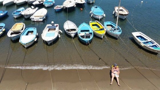 Estate troppo chiassosa, a Ischia nascono le “zone di silenzio”