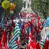 Oggi due cortei nel centro della capitale<br />Allarme dei sindacati: 300mila posti in meno