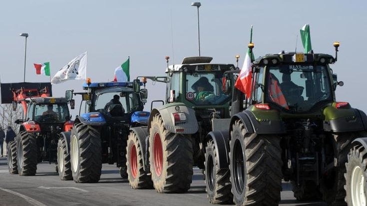 Meloni cede ai trattori: pronta a restituire lo sconto Irpef ai piccoli imprenditori agricoli
