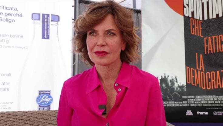 Venezia 78. Sabina Guzzanti: "Nel mio palazzo occupato dove l'illegalità è la risposta all'ingiustizia"