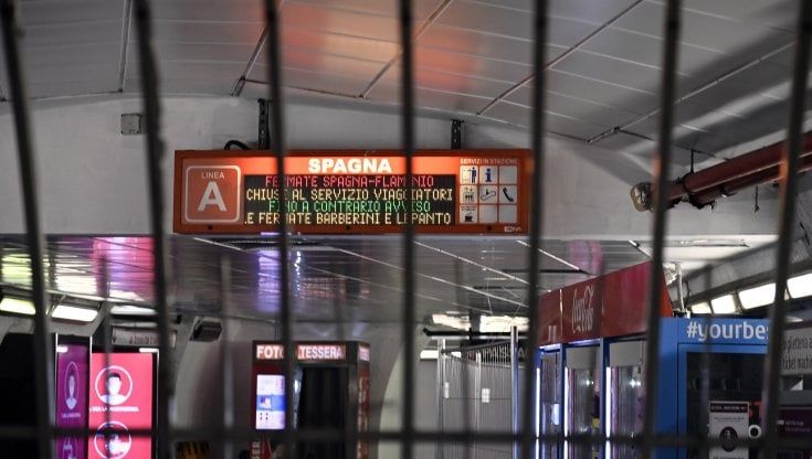 Settimana di scioperi: oggi i mezzi pubblici, domani i treni