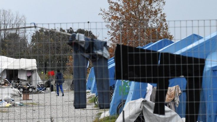 Calabria, tra i braccianti invisibili della Piana di Gioia Tauro che cercano di resistere al Covid