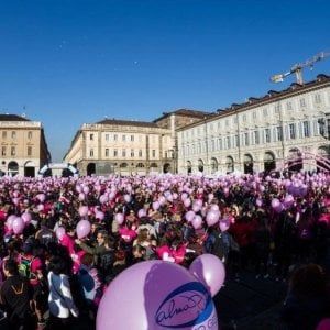 Coronavirus, rinviata la corsa rosa "Just the woman I am": si farà a maggio o giugno