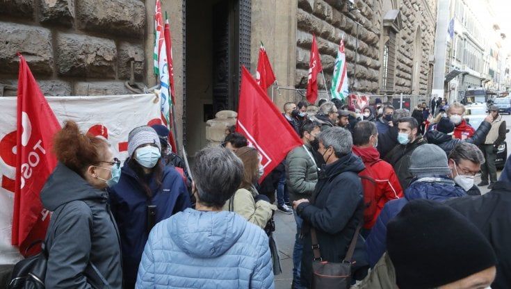 I lavoratori Tim nelle piazze: "L'infrastruttura resti allo Stato, no allo spezzatino"