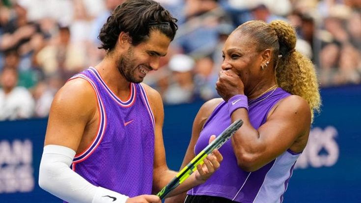 Alcaraz, com’è andato il ritorno: doppio fallo al primo punto, poi i sorrisi con Serena Williams