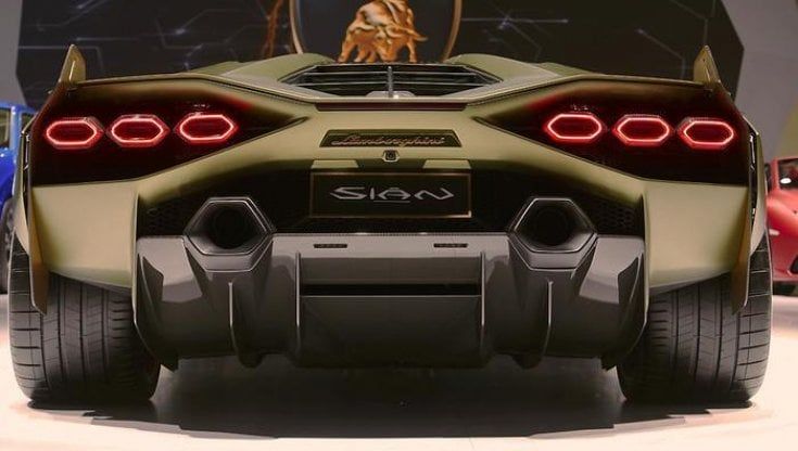 Lamborghini Aventador, un futuro tutto ibrido