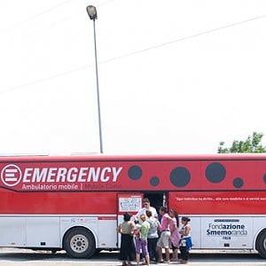 Emergency, “Nessuno escluso: aiutaci a tutelare il diritto alla cura per tutti"