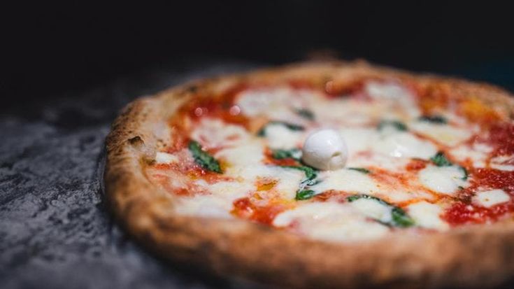 World Pizza Day, in Italia 7 pizze su 10 sono a base pomodoro