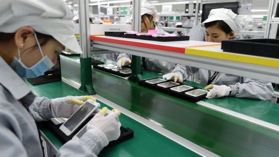 C'era una volta lo smartphone europeo. "Ecco come Cina e Corea ci battono con un clic" 