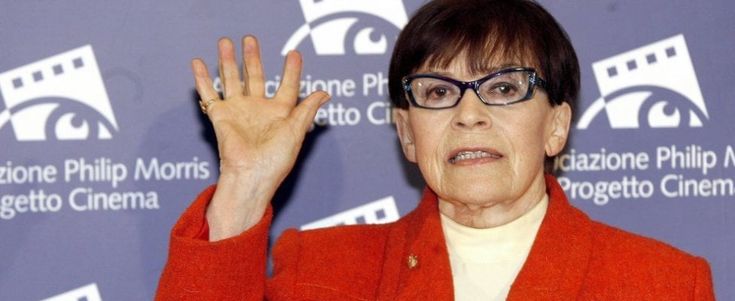 Ricordi e commozione per Franca Valeri, Mattarella: "Rimarrà nel cuore degli italiani". La figlia: "Non fiori ma donazioni per i cani abbandonati"
