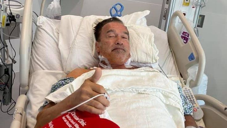 Schwarzenegger di nuovo operato al cuore: "Sto benissimo, grazie a tutti"
