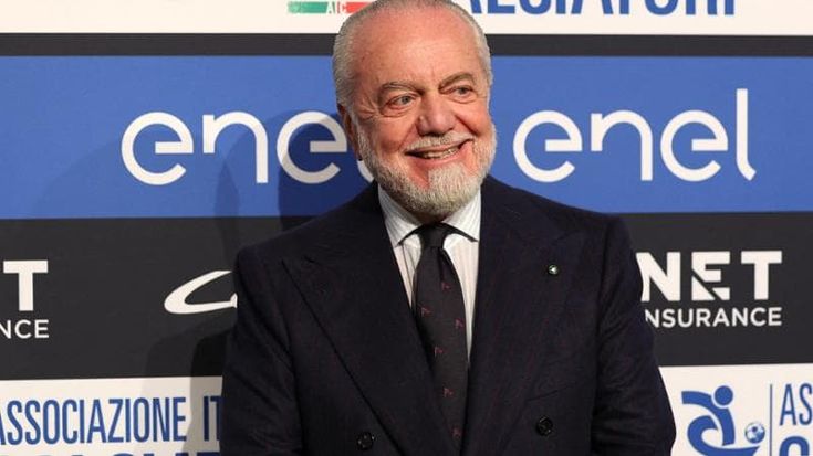De Laurentiis compie 77 anni. Videoauguri social da Malagò, Verdone, Sal. Conte: “Festeggi con noi”