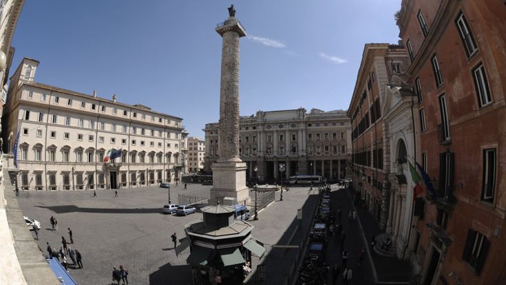 Palazzo Chigi, si discute su sicurezza e famiglia. Ma il governo litigioso è chiuso per voto
