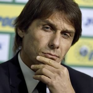 Minacce, insulti e digos: Conte ritorna a Torino