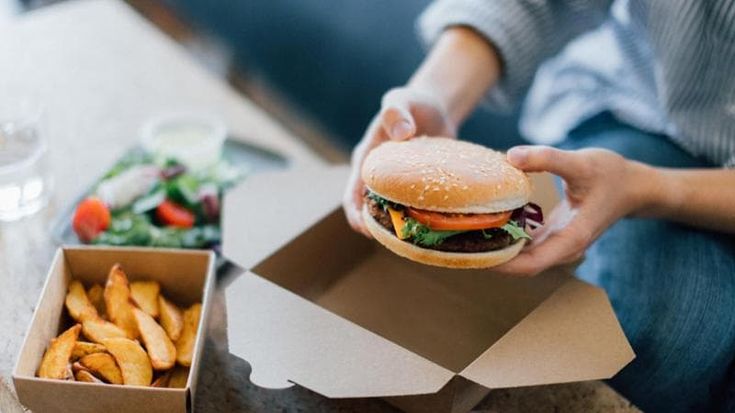 Studenti universitari e food delivery: dalla pasta ai panini, i piatti più ordinati