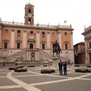 Roma, Campidoglio vota mozione anti-Bolkenstein: tornano gli ambulanti