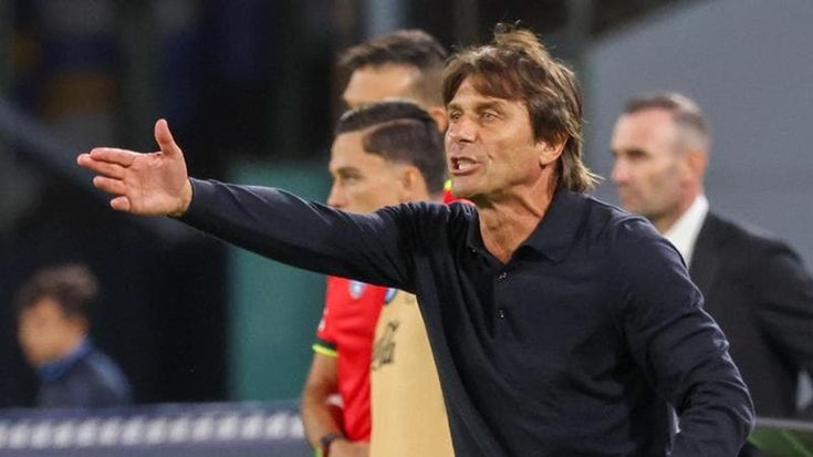 Napoli, Conte alle rivali scudetto: "Qualcuno prova a metterci pressione, ma ccà nisciuno è fesso”