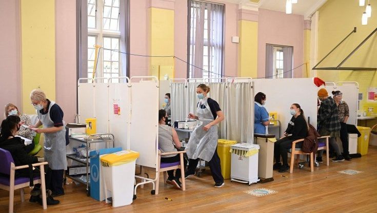 Covid, troppi i milioni non vaccinati. Pensiamo all'obbligo per gli over 18