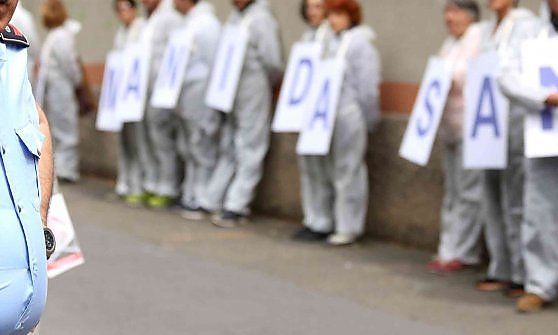 Massa, 39enne si impicca in cella
