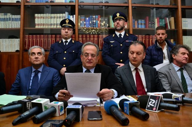 <span style="font-weight: bold;">Arresti di Trani, l'incontro in procura<br /></span>