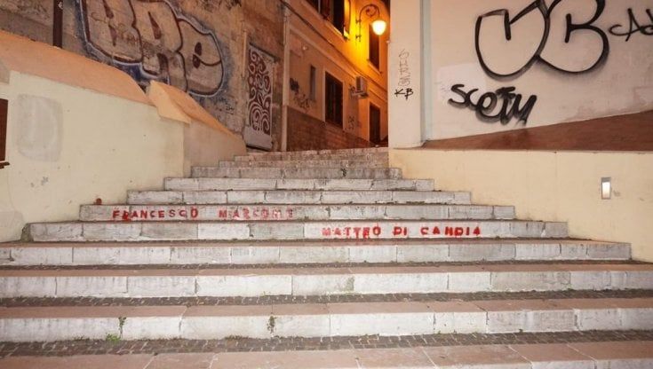 I nomi delle vittime di mafia spuntano per le strade di Foggia: "Siamo tutti colpevoli"