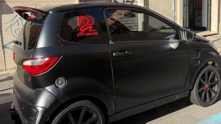 Il fratello del passeggero della minicar: “Li avevamo divisi sei mesi fa. Insieme sono esplosivi”