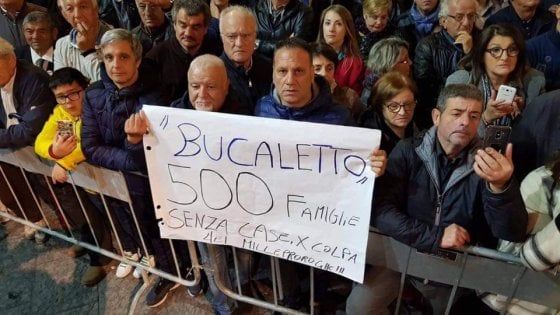 Di Maio a Potenza, protestano i residenti del quartiere post sisma escluso dal piano periferie